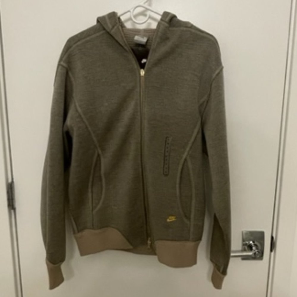 Nike FitDry Therma Hoody Medium NWT